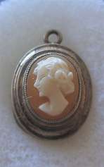 Tiny hand carved shell profile cameo circa 1940 Great 800 Silver/Gold washed pendant