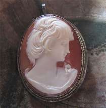Great Quality hand carved/signed Carnelian shell 1950-1970 Marked 925 Silver/Gold with patina Brooch/Pendant