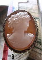 Carved/signed brown Sardonyx shell circa 1910th 800 Sterling vermeil Silver brooch/pendant