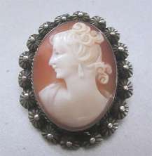Greatly Carved/Signed Post Edwardian profile shell. Silver Decorative 1920th Vintage Brooch/Pendant.