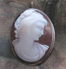Marked 925 Silver/Gold with patina 1960th Brooch/Pendant Superior Quality hand carved & signed Dark Sardonyx shell