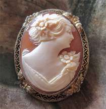 Hand carved & signed Carnelian shell - girl from 1930th Unmarked filigree Decorative Vermeil Silver Brooch
