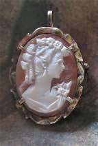 Hand Carved Sardonyx shell circa 1930th - 1940th Hallmarked 925 Vermeil Silver pendant/brooch.