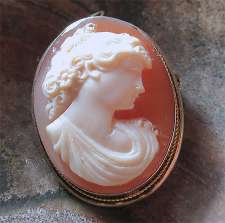 Hallmarked 800 Silver/Gold with patina Brooch/Pendant Quality hand carved & signed Carnelian shell circa 1930.