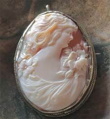 Quality Silver/Gold Art Deco Brooch/Pendant Cameo. Great hand carved/signed shell circa 1920-1930