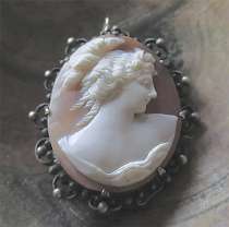 Sardonyx shell carved/signed 1910th Edwardian Beauty Superior Art Deco Decorative Filigree Silver(?) Pendant.