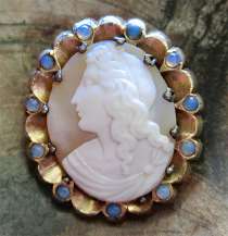 Museum carved Apollo God of Beauty & Arts circa 1775 Silver/Gold early Georgian Brooch with precious stones