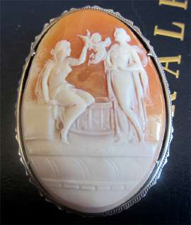 Venus sending to woman Cupid - Symbol of Love Vermeil (gold over sterling), signed Brooch & Pendant circa 1890