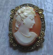 Great Quality hand carving & signed Beauty, circa 1945 800 Silver Vermeil Gold marcasite decorative Brooch