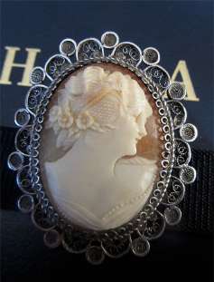 Art Deco “Honey Pie“- Light Carnelian Shell Cameo Custom Silver Brooch Filigree Bezel Circa late 1920.