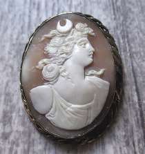 Best Quality hand carved Diana Goddess of Youth & Hunting shell Silver Victorian Brooch with patina circa 1900th - 1910th.