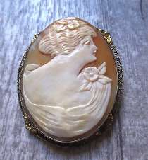 Huge hand carved/signed shell - Beauty from 1920th - 1930th Filigree Decorative Vermeil Silver/Gold Brooch.