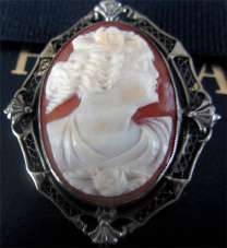Filigree Framed Silver Art Deco Carnelian Shell