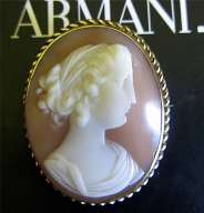 Circa 1850 Antique Quality Light Sardonyx Shell Brooch Silver twisted rope around 9K Gold Bezel